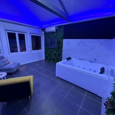 Apartmán Love Borabora 6 Trévoux